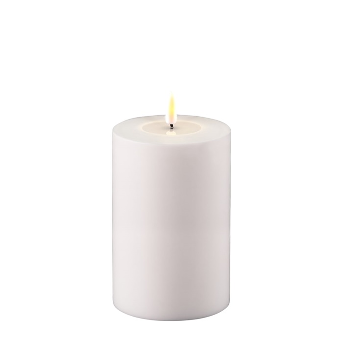 White Outdoor LED Candle 10 * 15 cm