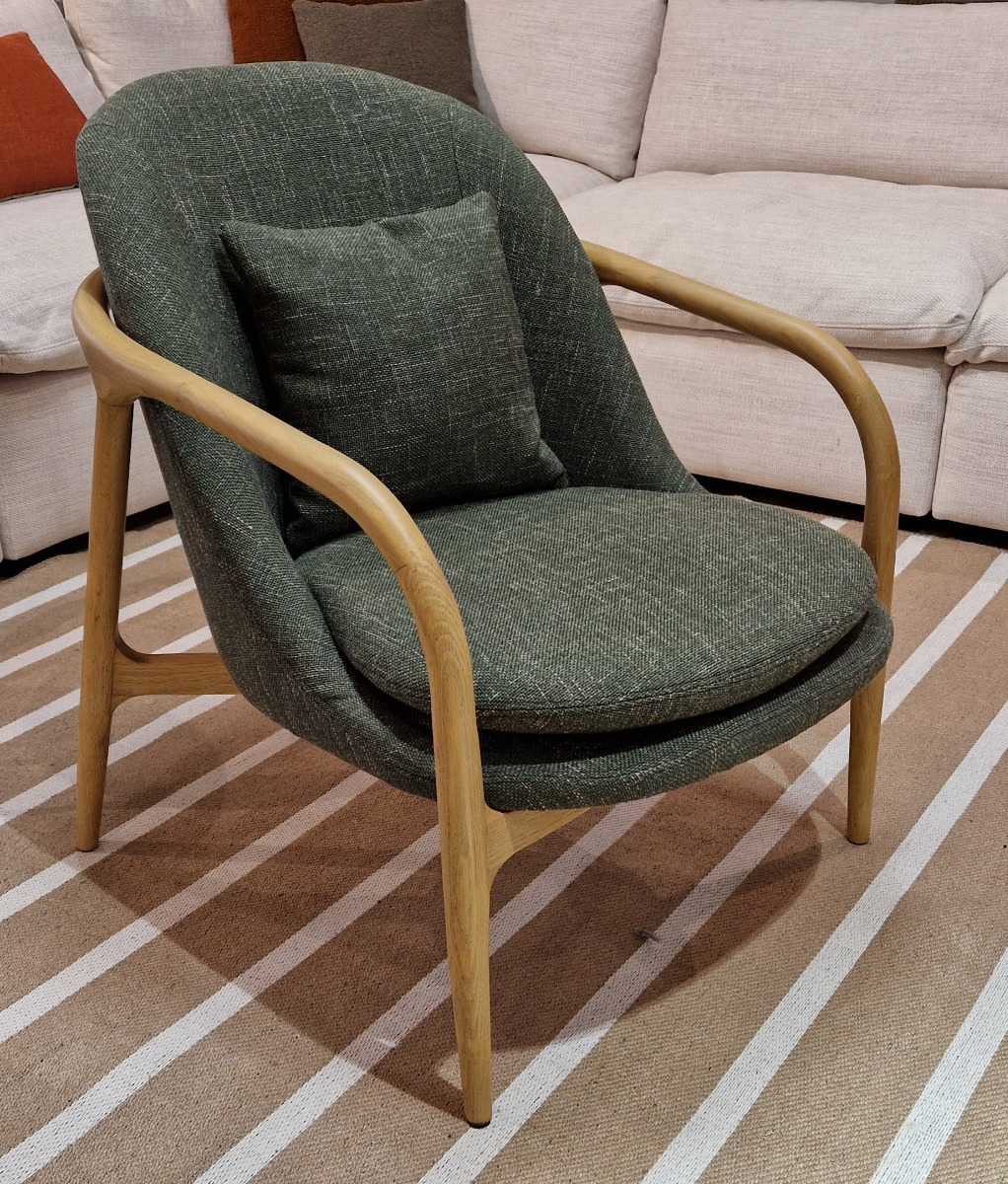 Ruby chair ( view instore )
